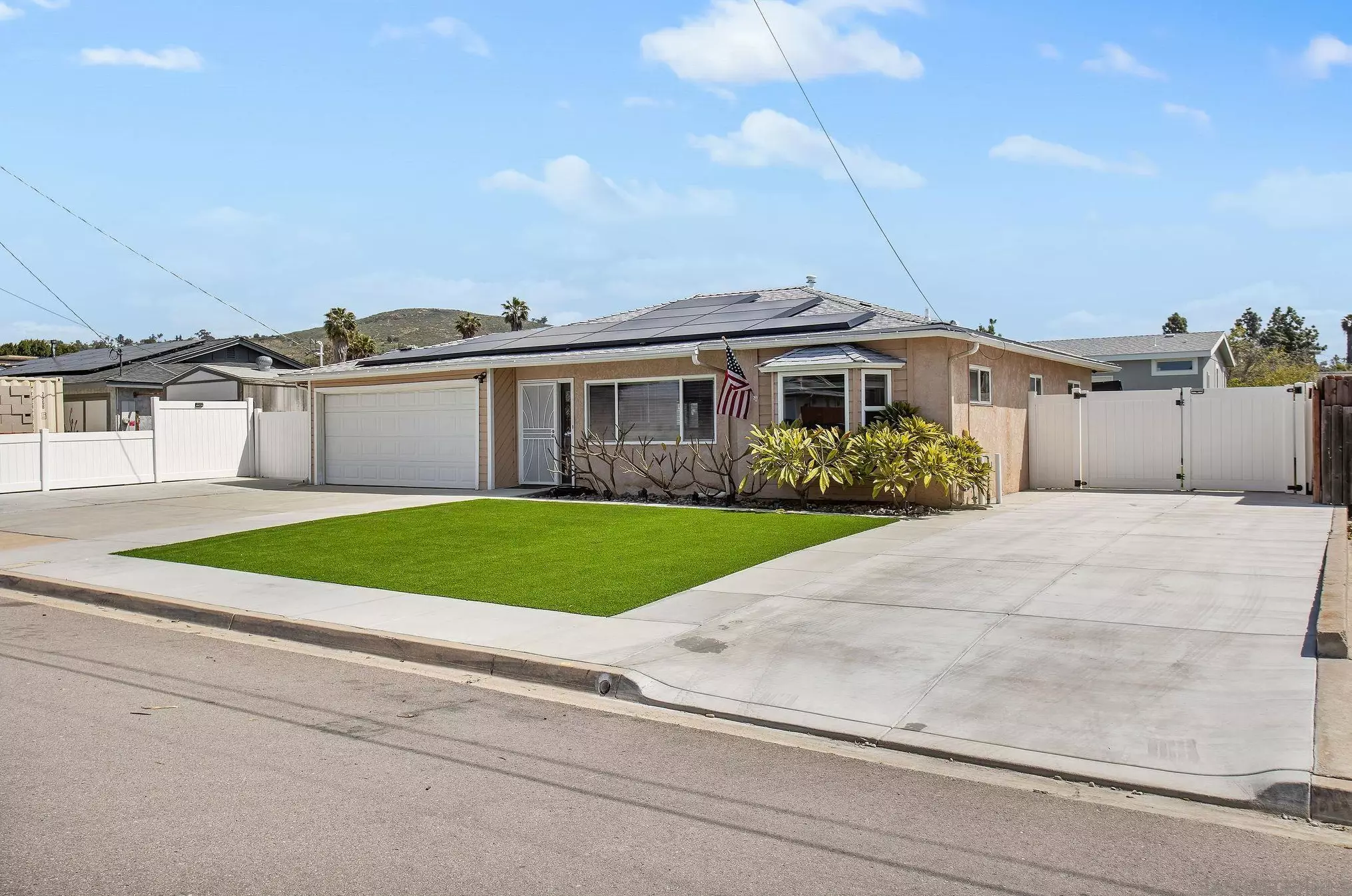 935 Brucker Ave, Spring Valley CA  91977-4806 exterior