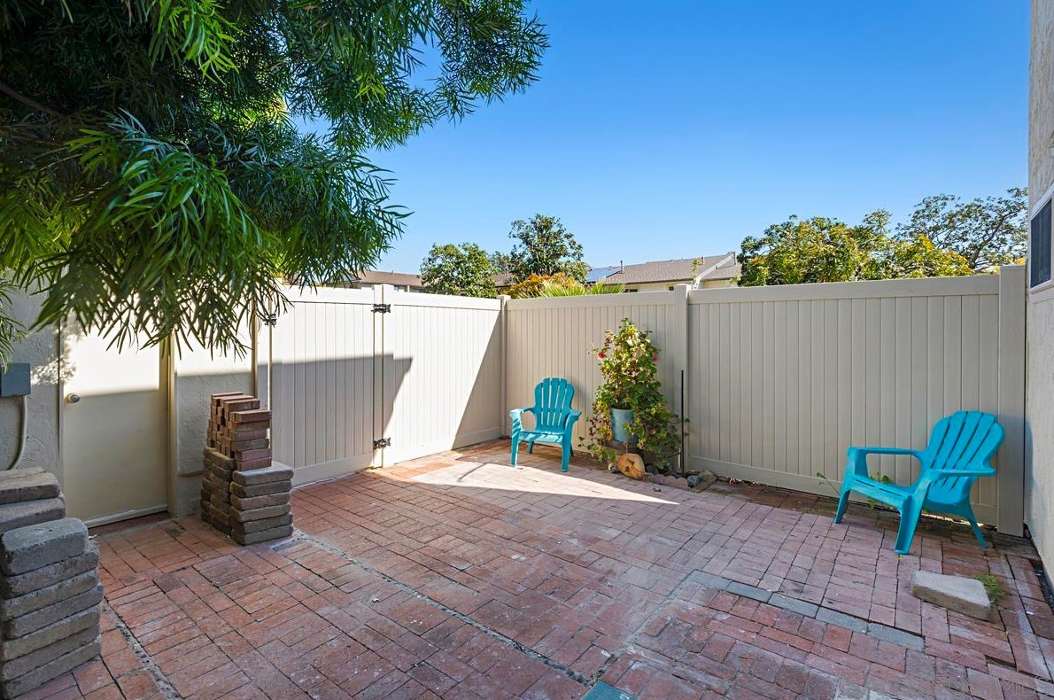 3311 Fairlomas Rd, National City CA  91950-8211 exterior