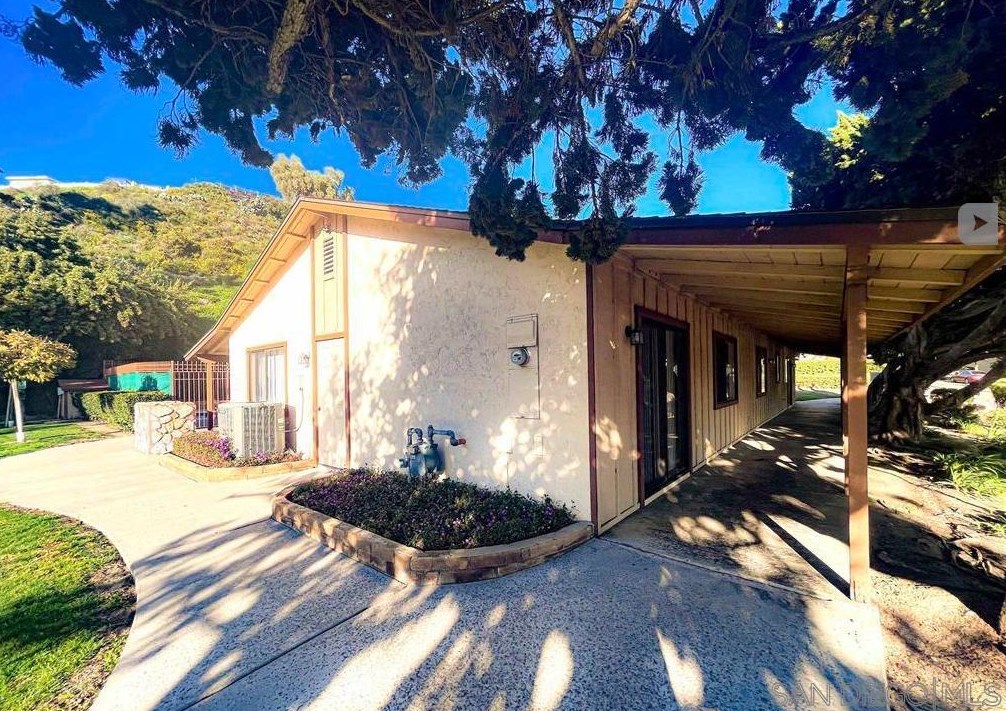 3311 Fairlomas Rd, National City CA  91950-8211 exterior