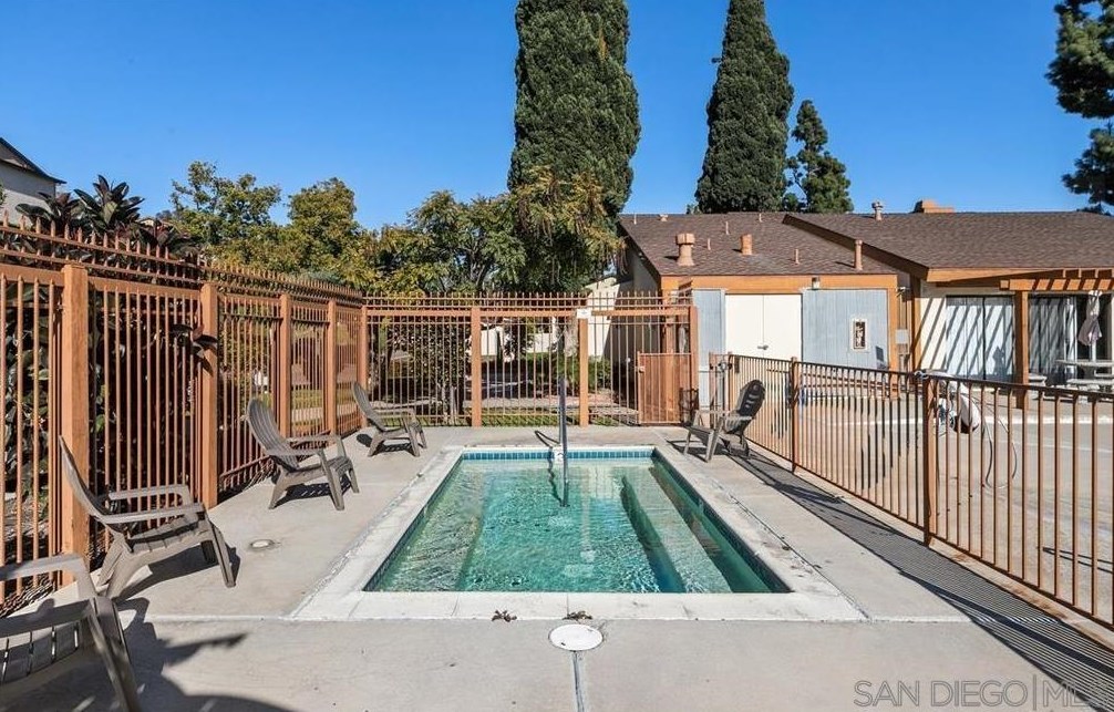 3311 Fairlomas Rd, National City CA  91950-8211 exterior