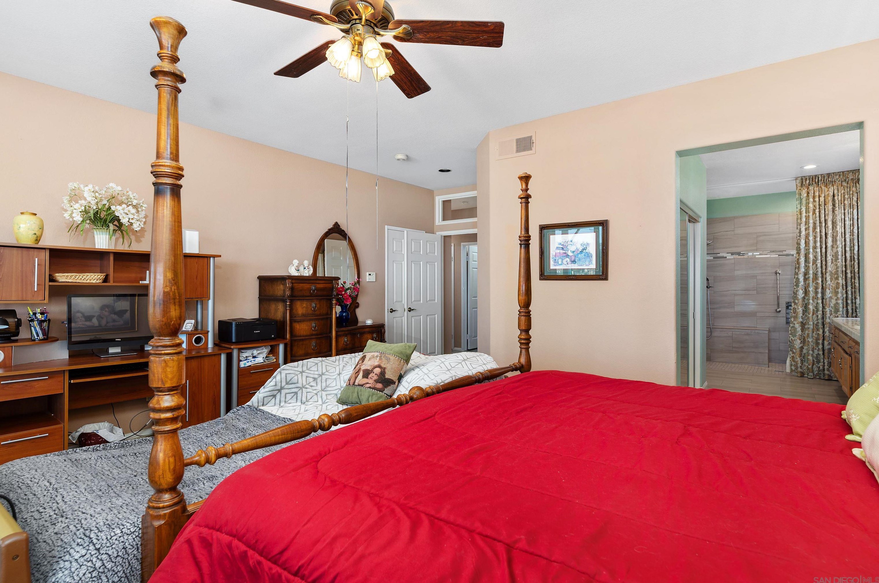 5213 Palmera Dr, Oceanside CA  92056-2117 exterior