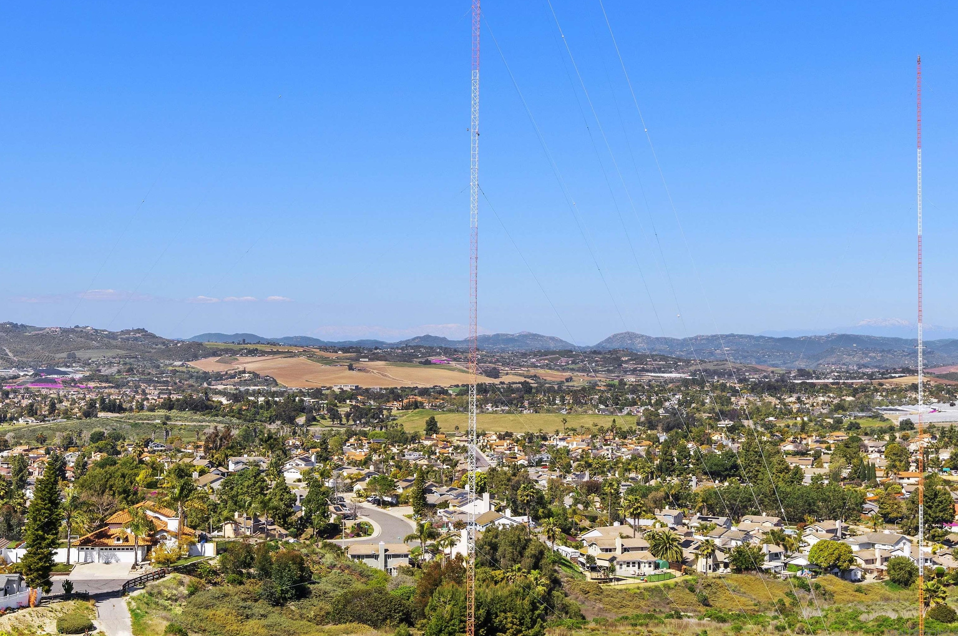 5213 Palmera Dr, Oceanside CA  92056-2117 exterior