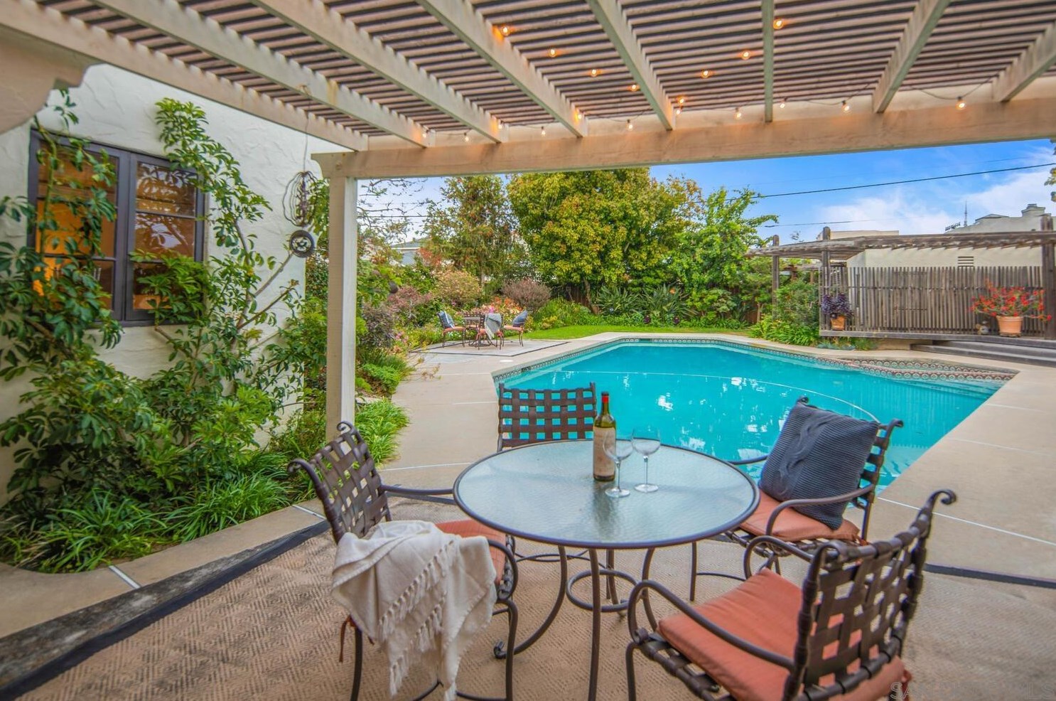 671 Alameda Blvd, San Diego CA 92118-2014 exterior