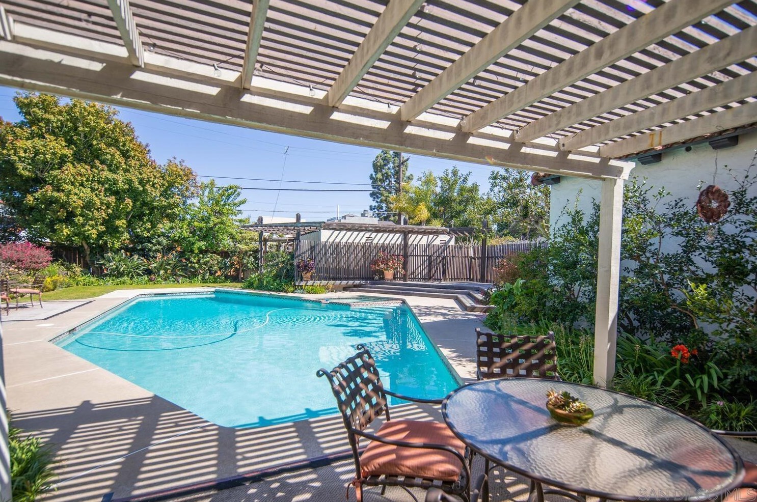 671 Alameda Blvd, San Diego CA 92118-2014 exterior