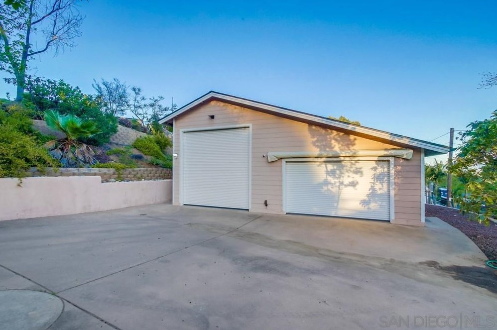 10510 Fuerte Dr, La Mesa CA  91941-4351 exterior