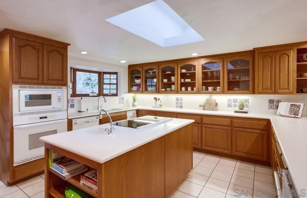 10510 Fuerte Dr, La Mesa CA  91941-4351 exterior
