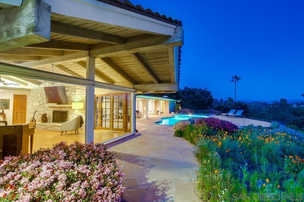 10510 Fuerte Dr, La Mesa CA  91941-4351 exterior