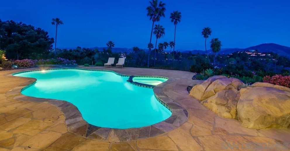 10510 Fuerte Dr, La Mesa CA  91941-4351 exterior