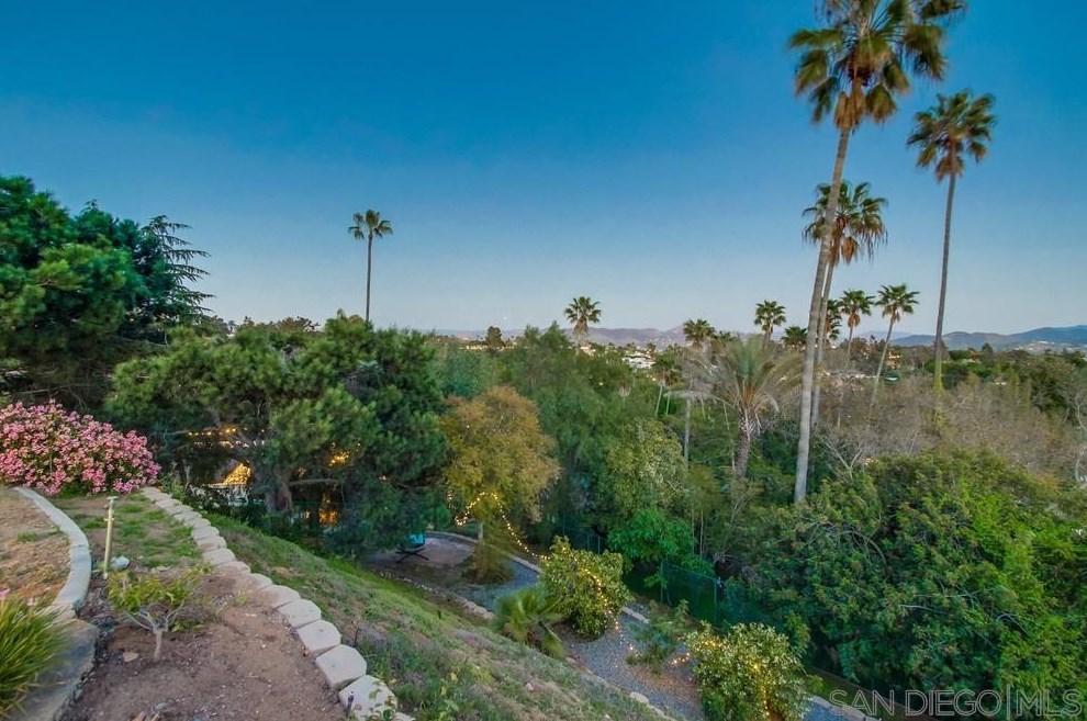 10510 Fuerte Dr, La Mesa CA  91941-4351 exterior
