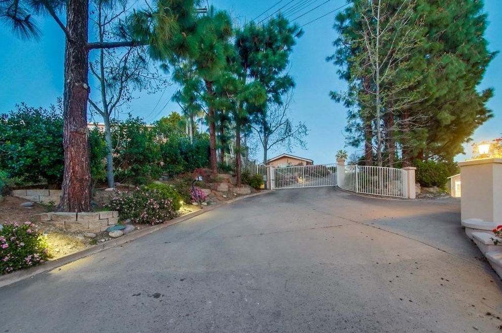 10510 Fuerte Dr, La Mesa CA  91941-4351 exterior