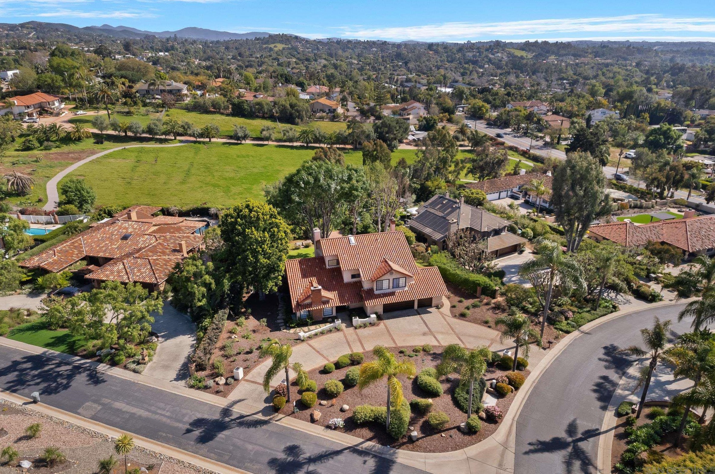 1719 Kings Rd, Vista CA  92084-3639 exterior