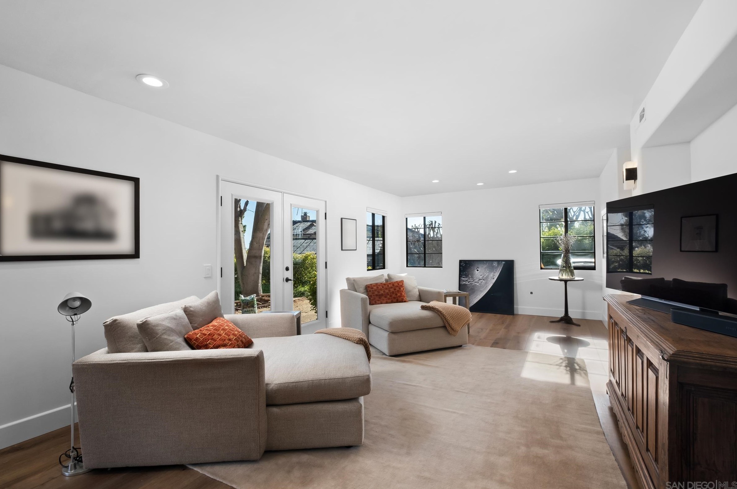 1719 Kings Rd, Vista CA  92084-3639 exterior