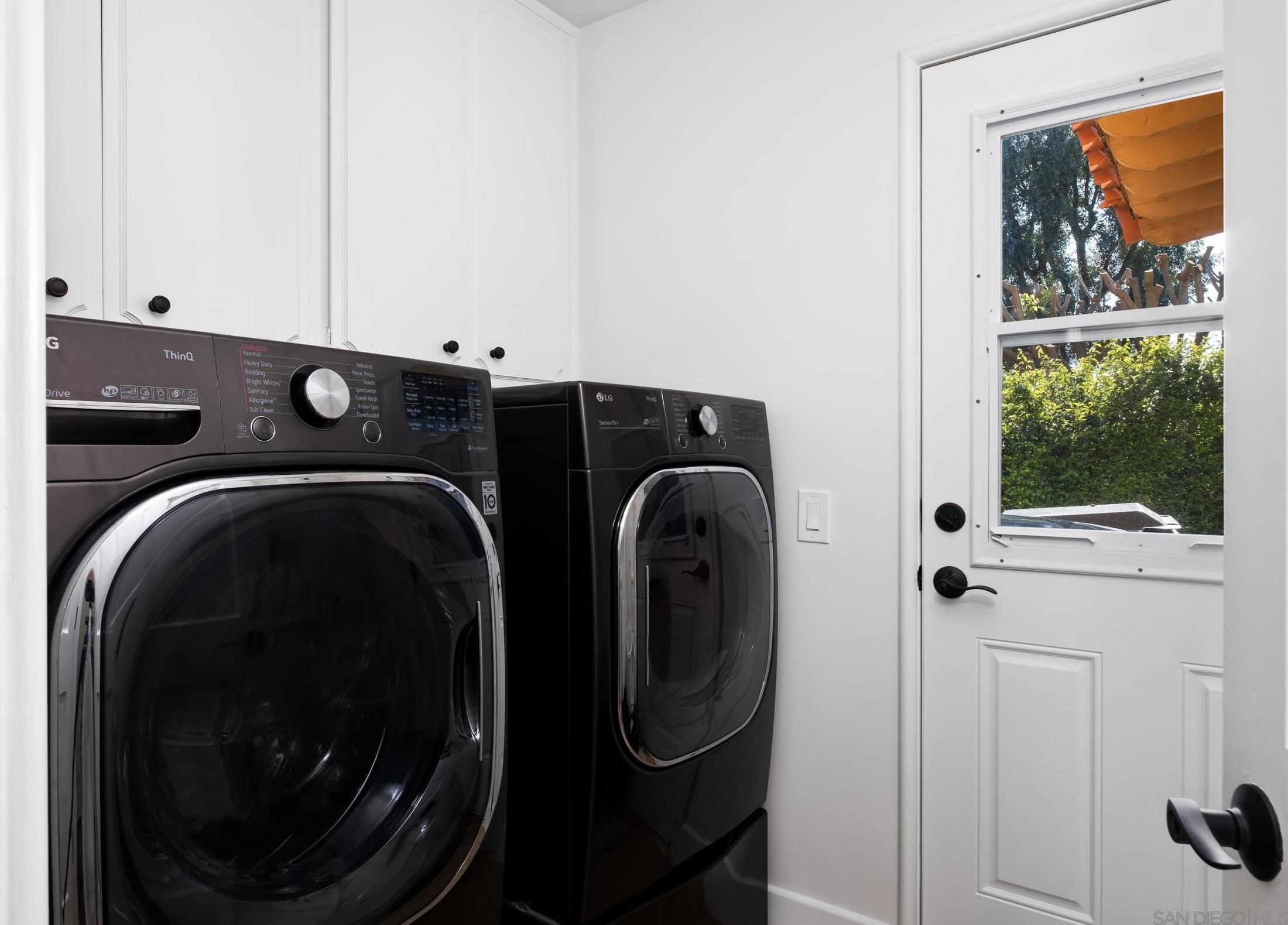 1719 Kings Rd, Vista CA  92084-3639 exterior