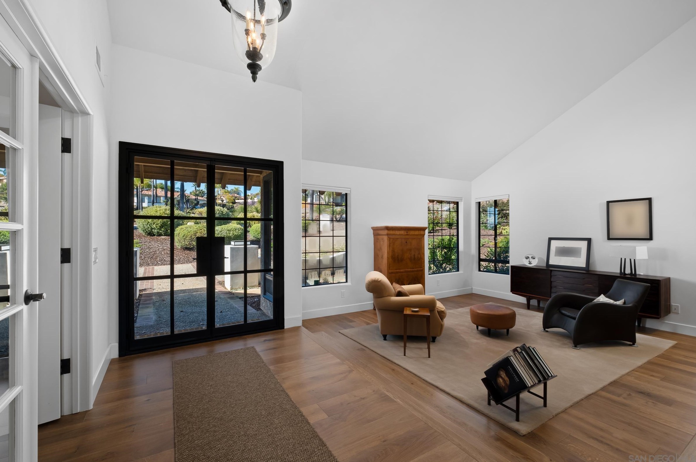 1719 Kings Rd, Vista CA  92084-3639 exterior