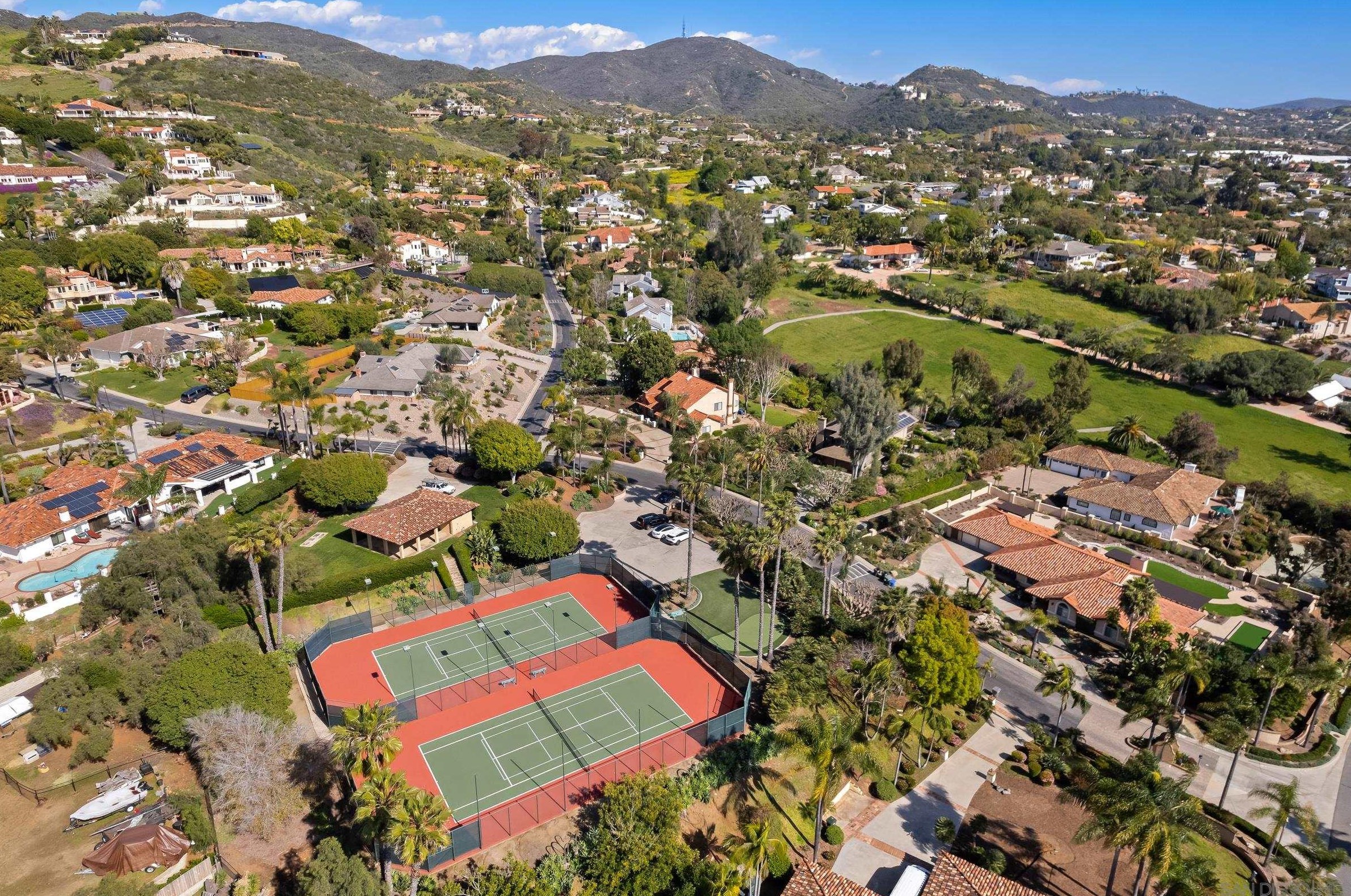 1719 Kings Rd, Vista CA  92084-3639 exterior