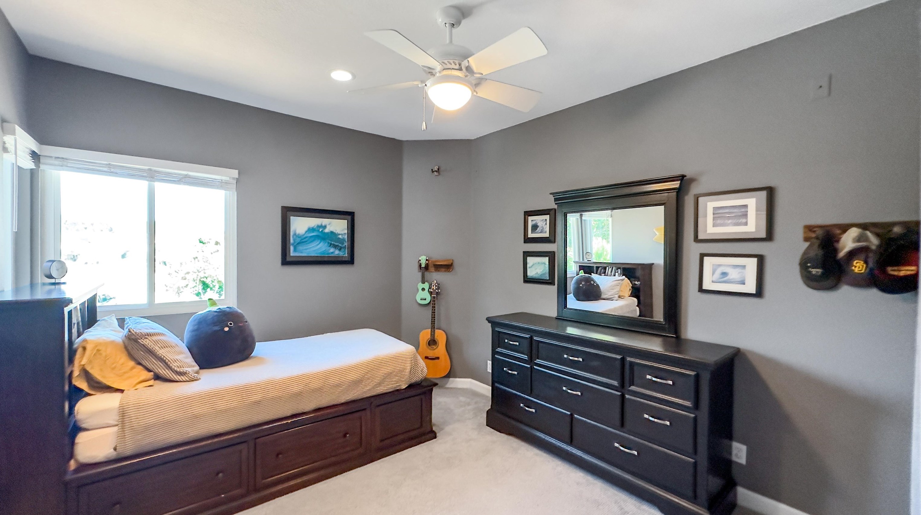 1616 Mountain Pass Cir, Vista CA  92081-8811 exterior