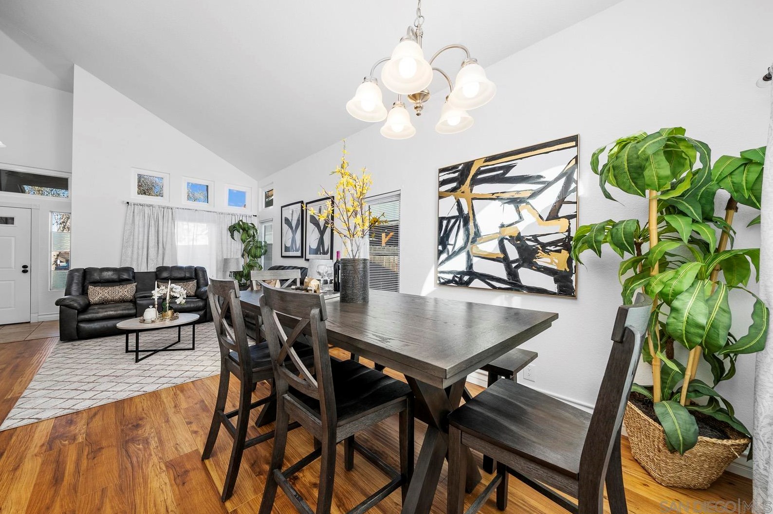 29769 Stonewood Rd, Temecula CA  92591-5303 exterior