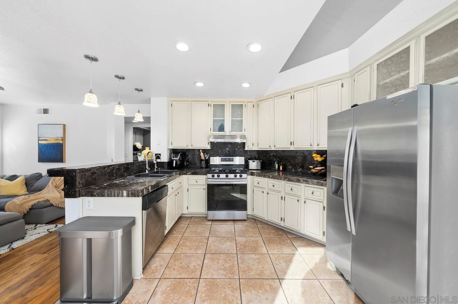 29769 Stonewood Rd, Temecula CA  92591-5303 exterior