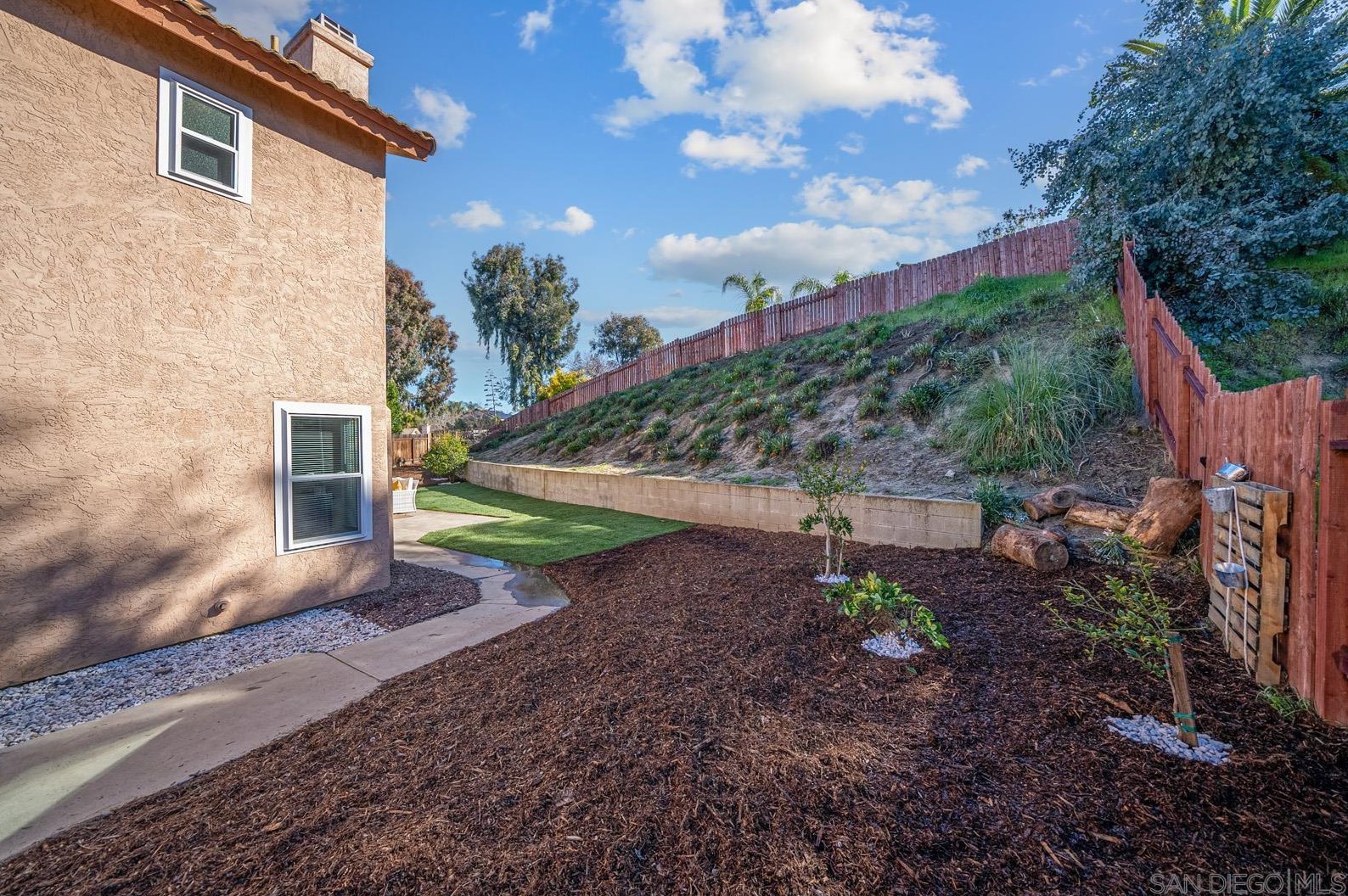 29769 Stonewood Rd, Temecula CA  92591-5303 exterior