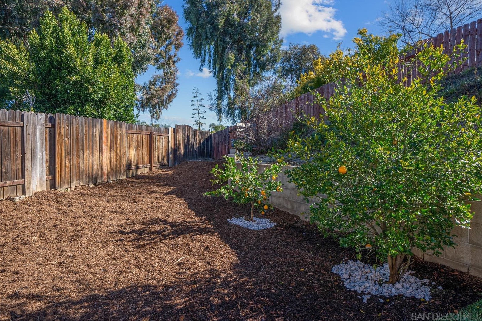 29769 Stonewood Rd, Temecula CA  92591-5303 exterior