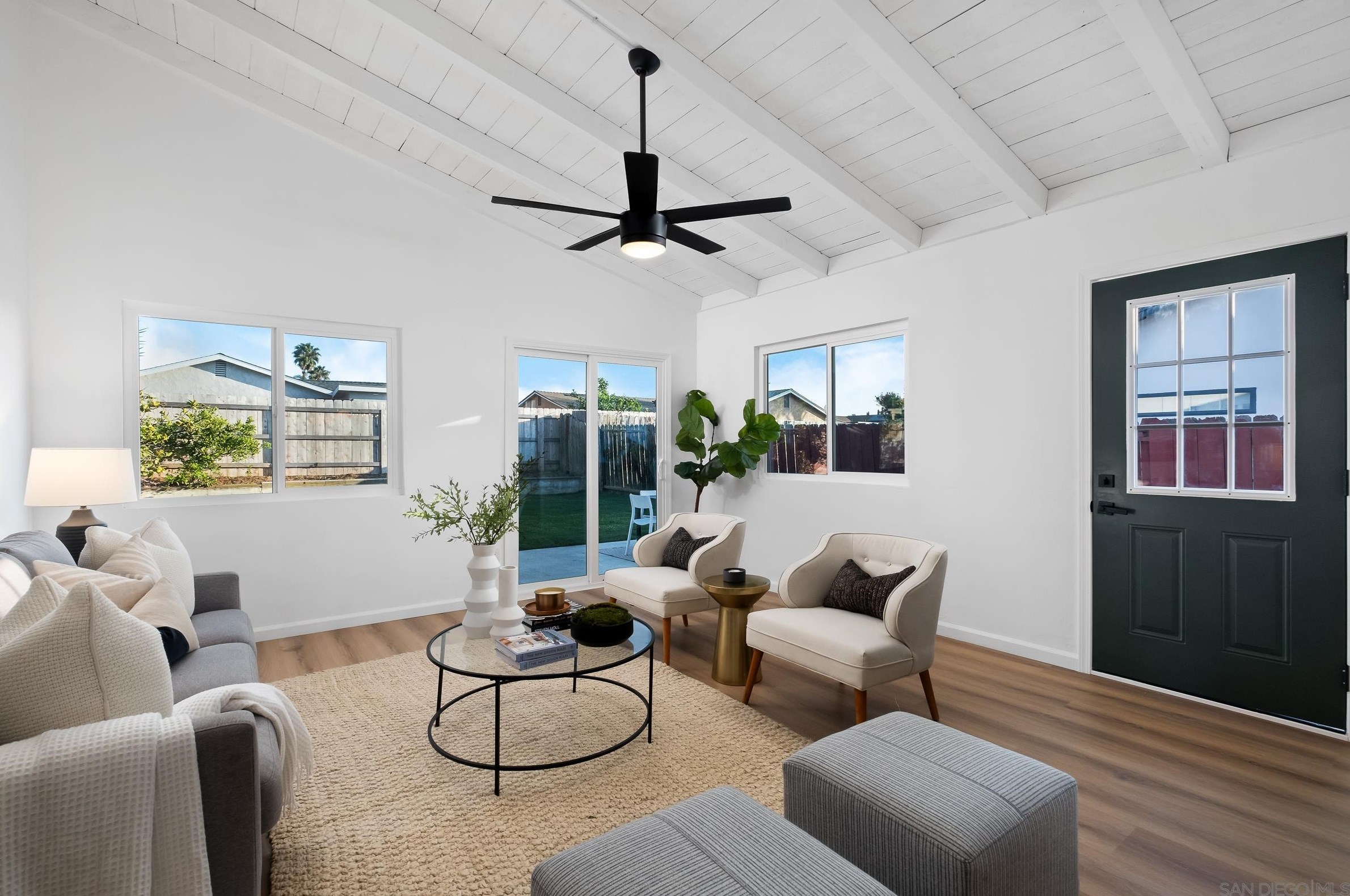 8685 Hebrides Dr, San Diego CA 92126-3314 exterior