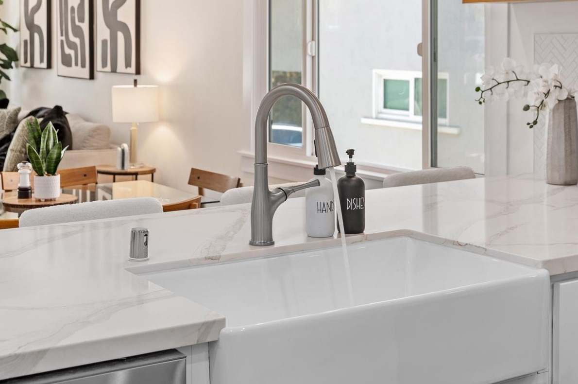 244 27th St, San Diego CA  92102-3118 exterior