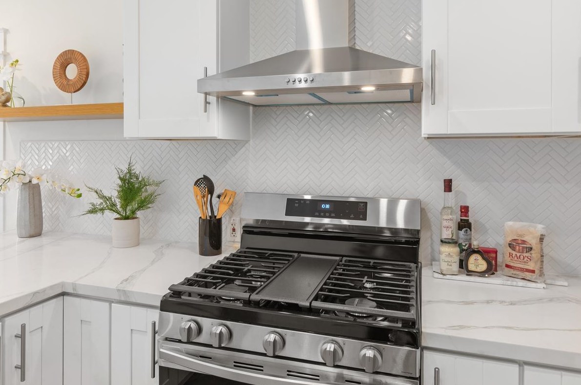 244 27th St, San Diego CA  92102-3118 exterior