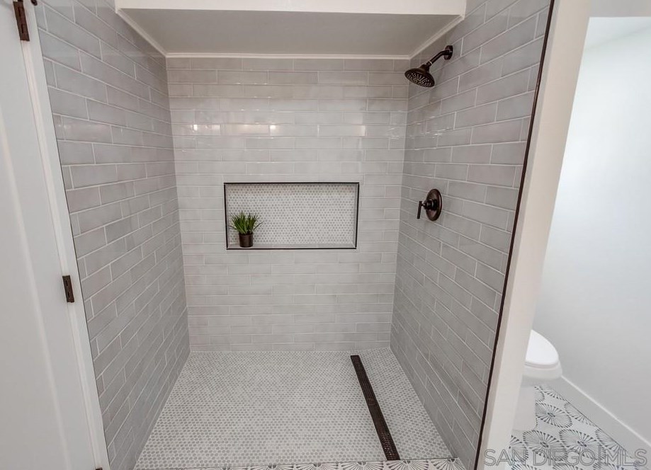 774 Grey Hawk Ct, Oceanside CA  92057-6353 exterior