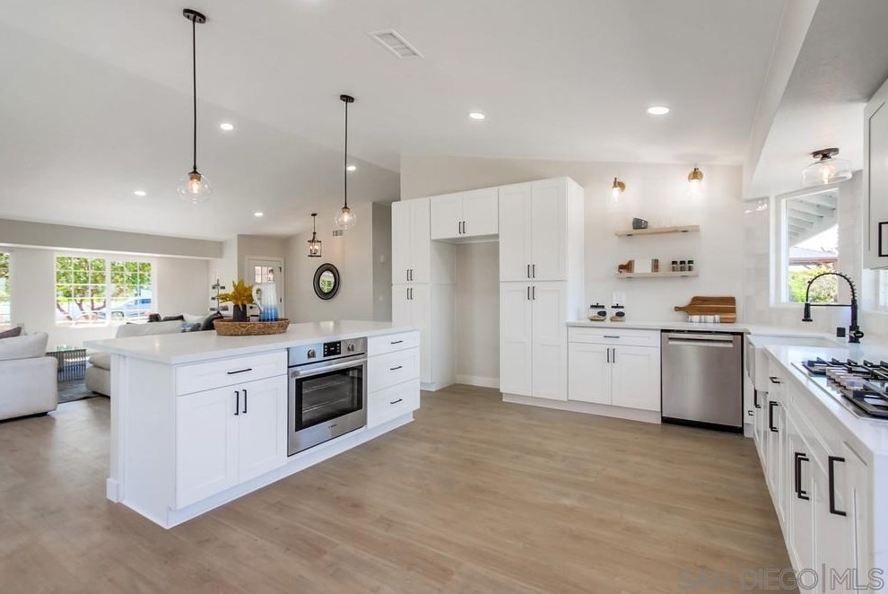 774 Grey Hawk Ct, Oceanside CA  92057-6353 exterior