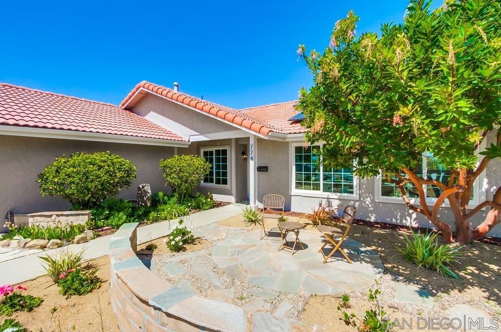 774 Grey Hawk Ct, Oceanside CA  92057-6353 exterior
