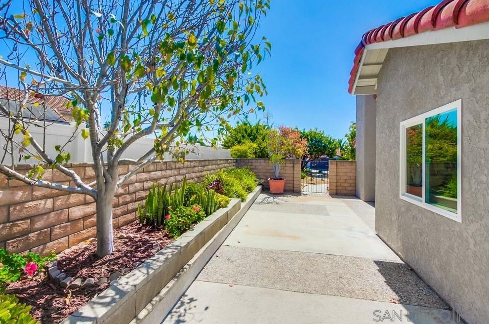 774 Grey Hawk Ct, Oceanside CA  92057-6353 exterior