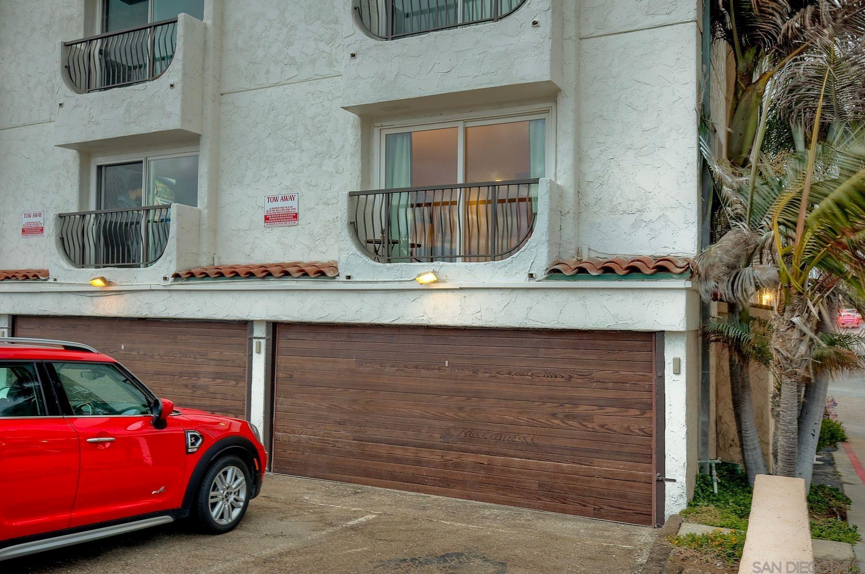 4878 Pescadero Ave, San Diego CA 92107-3431 exterior