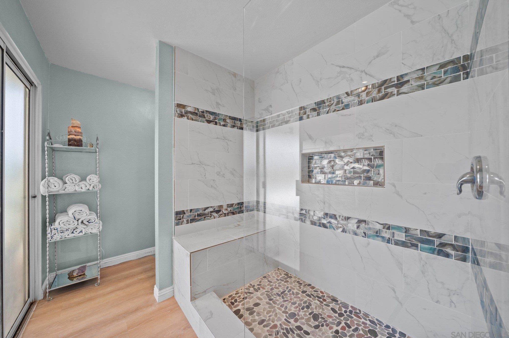 9721 Siwanoy Dr, Desert Hot Springs CA  92240-1330 exterior