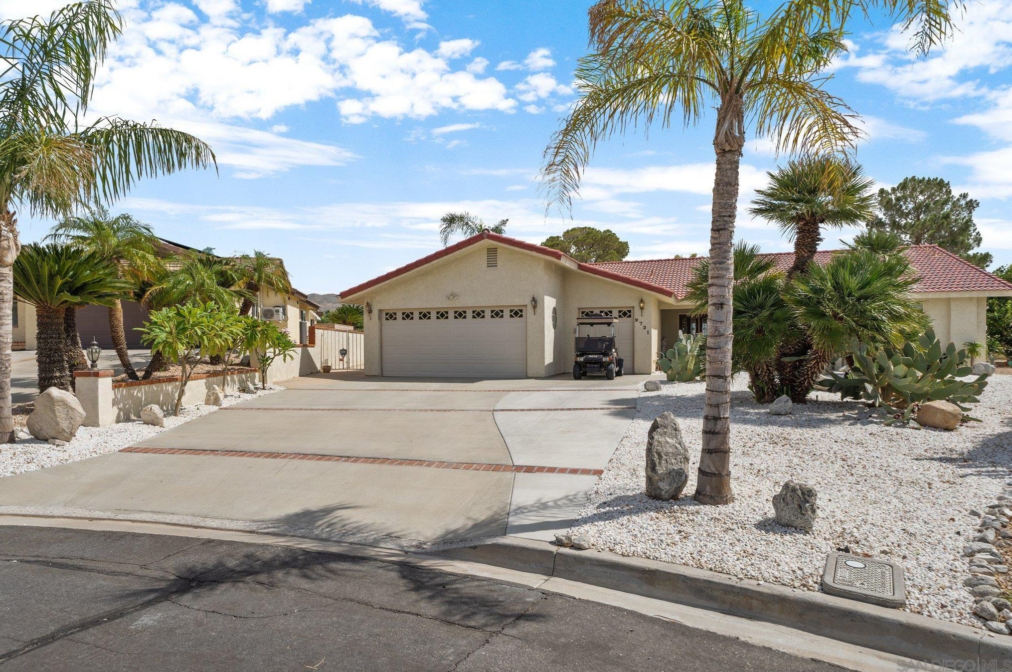 9721 Siwanoy Dr, Desert Hot Springs CA  92240-1330 exterior