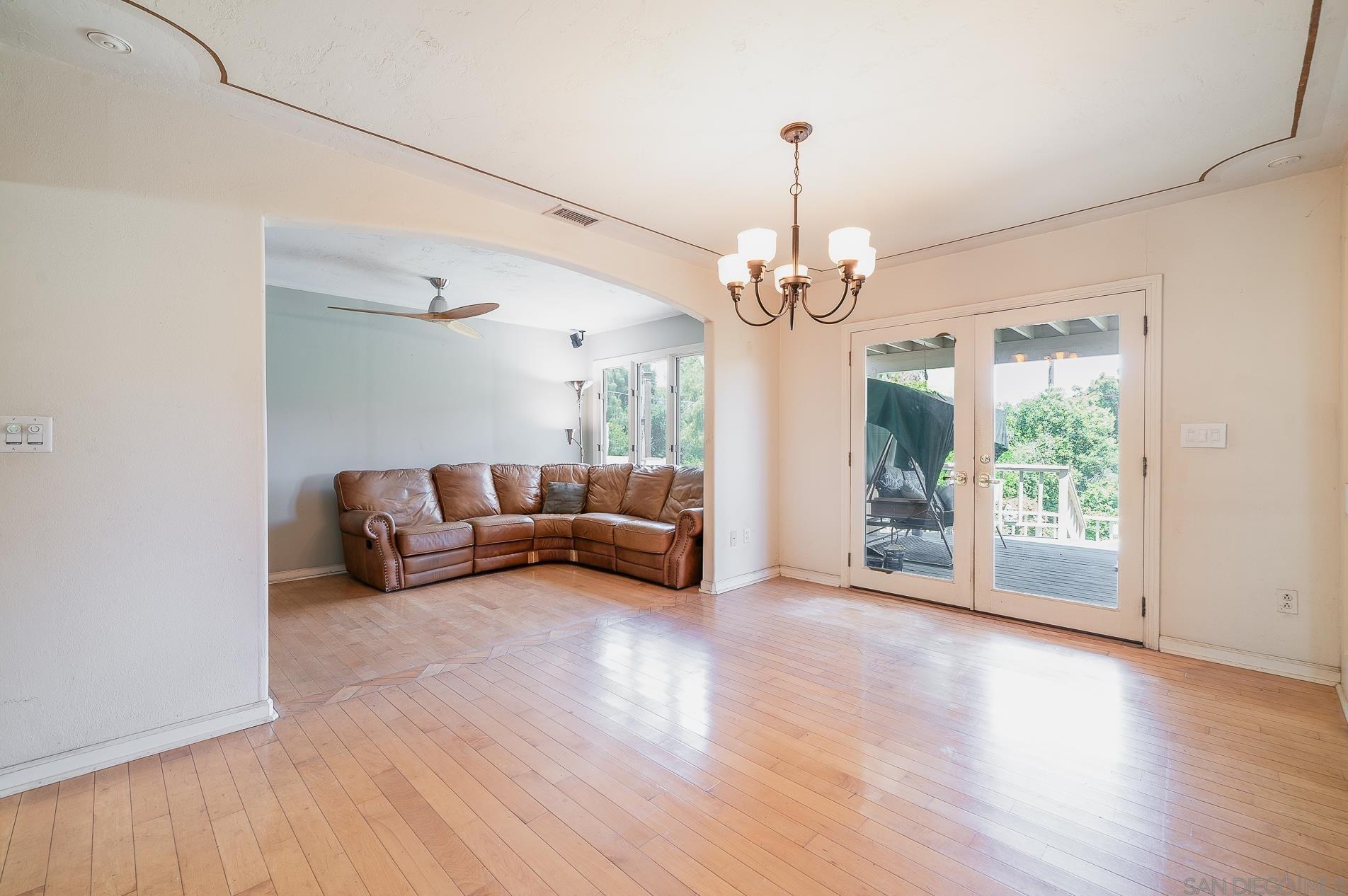 1155 Lita Ln, Vista CA  92084-7235 exterior