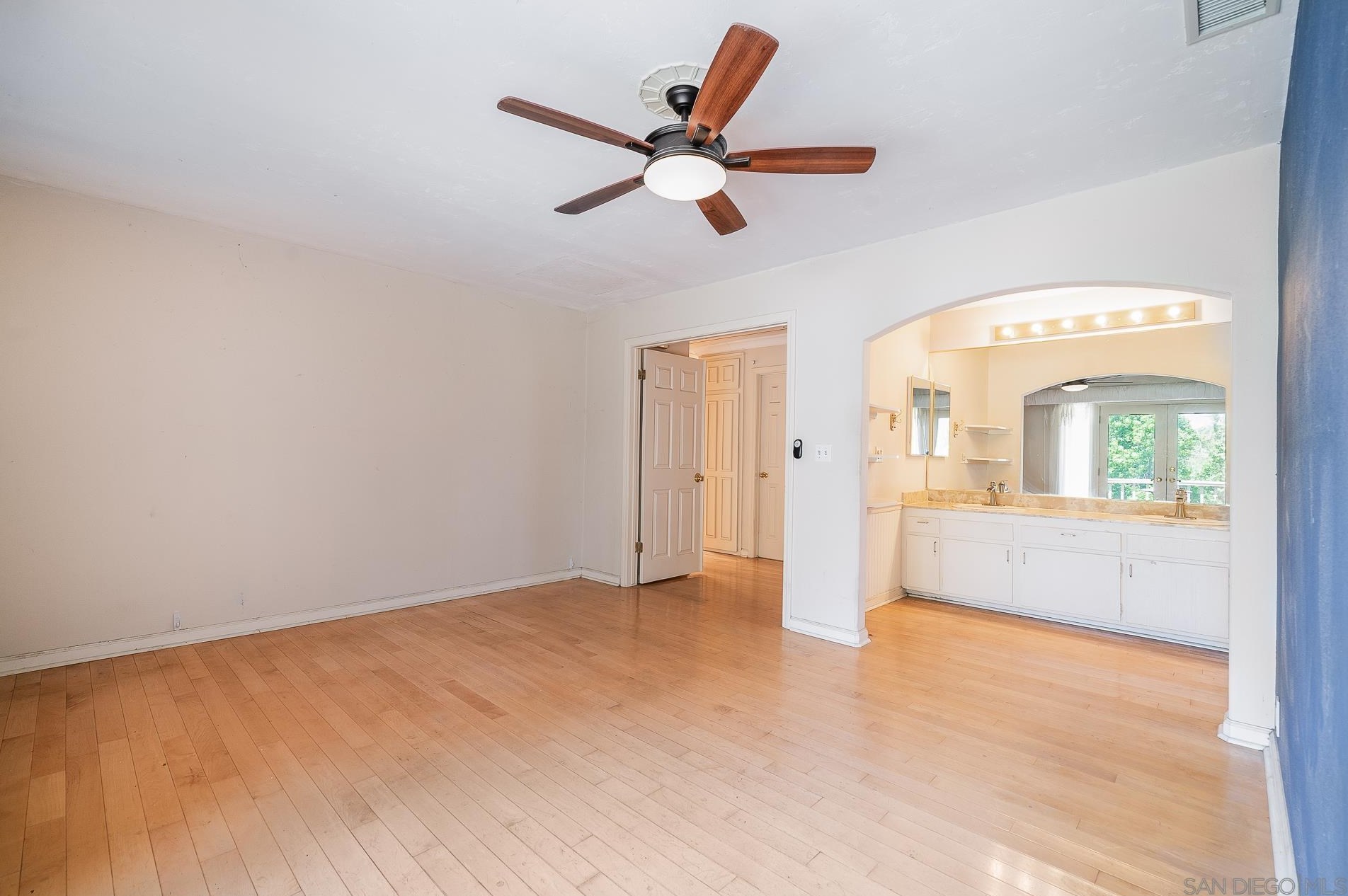 1155 Lita Ln, Vista CA  92084-7235 exterior