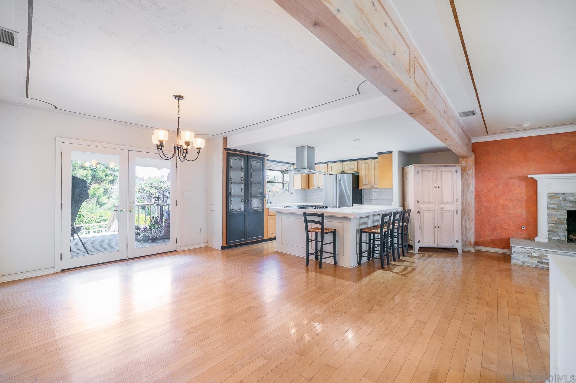 1155 Lita Ln, Vista CA  92084-7235 exterior