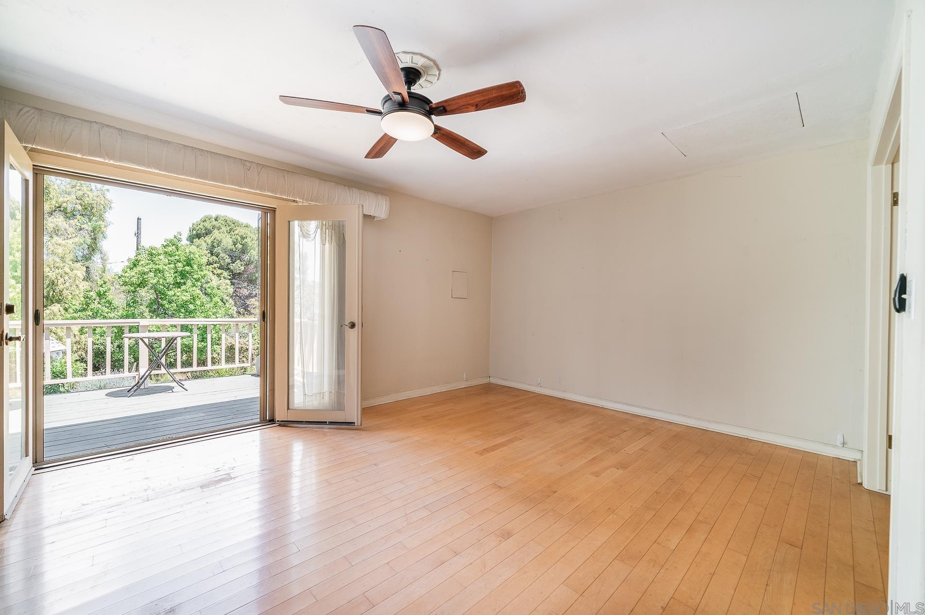 1155 Lita Ln, Vista CA  92084-7235 exterior