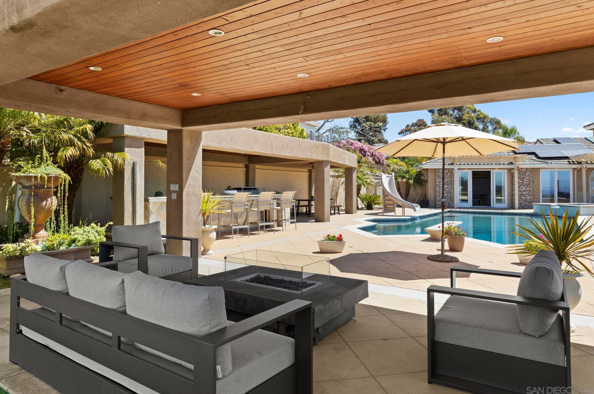 10656 Birch Bluff Ave, San Diego CA  92131-2210 exterior