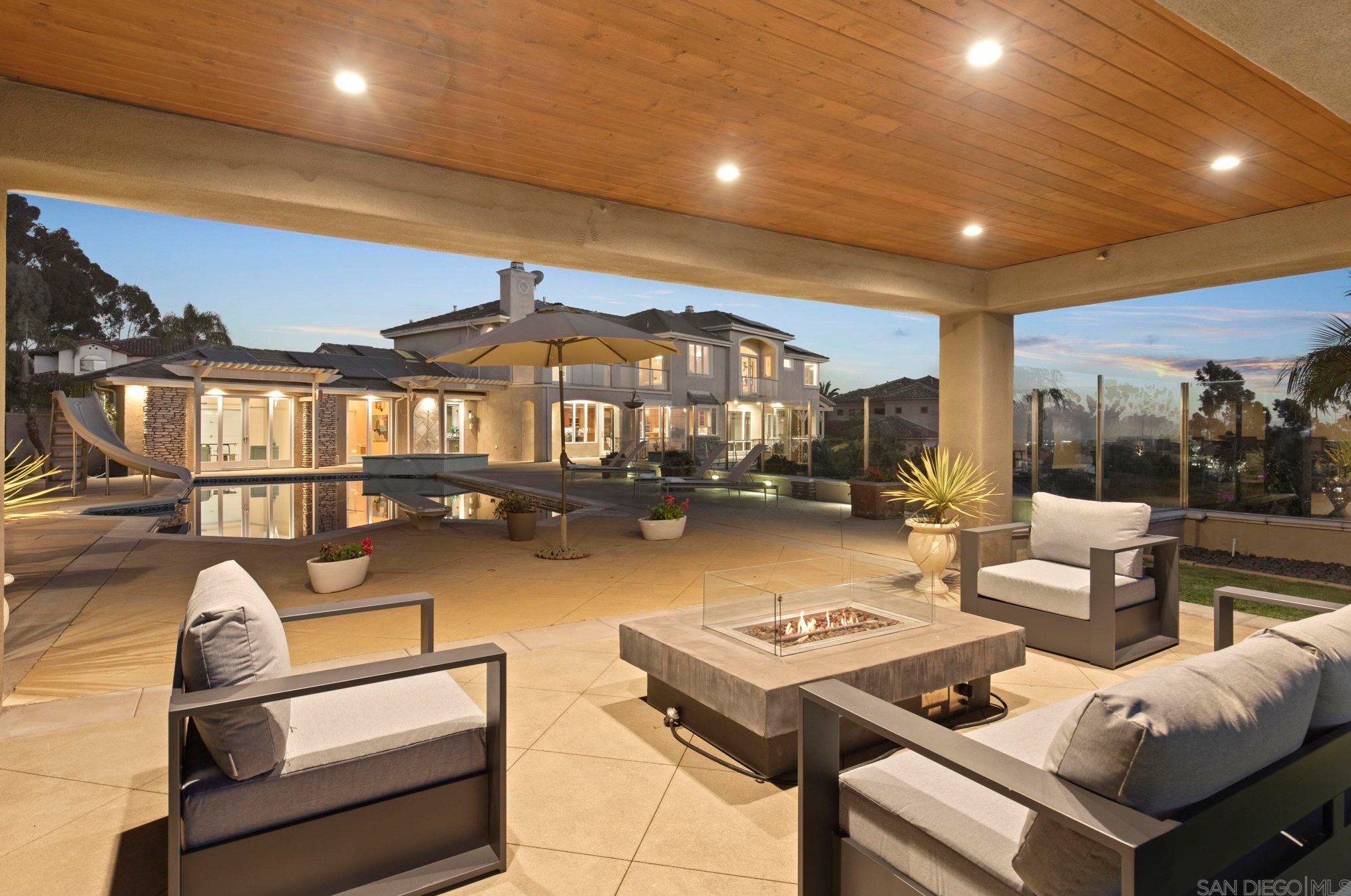 10656 Birch Bluff Ave, San Diego CA  92131-2210 exterior