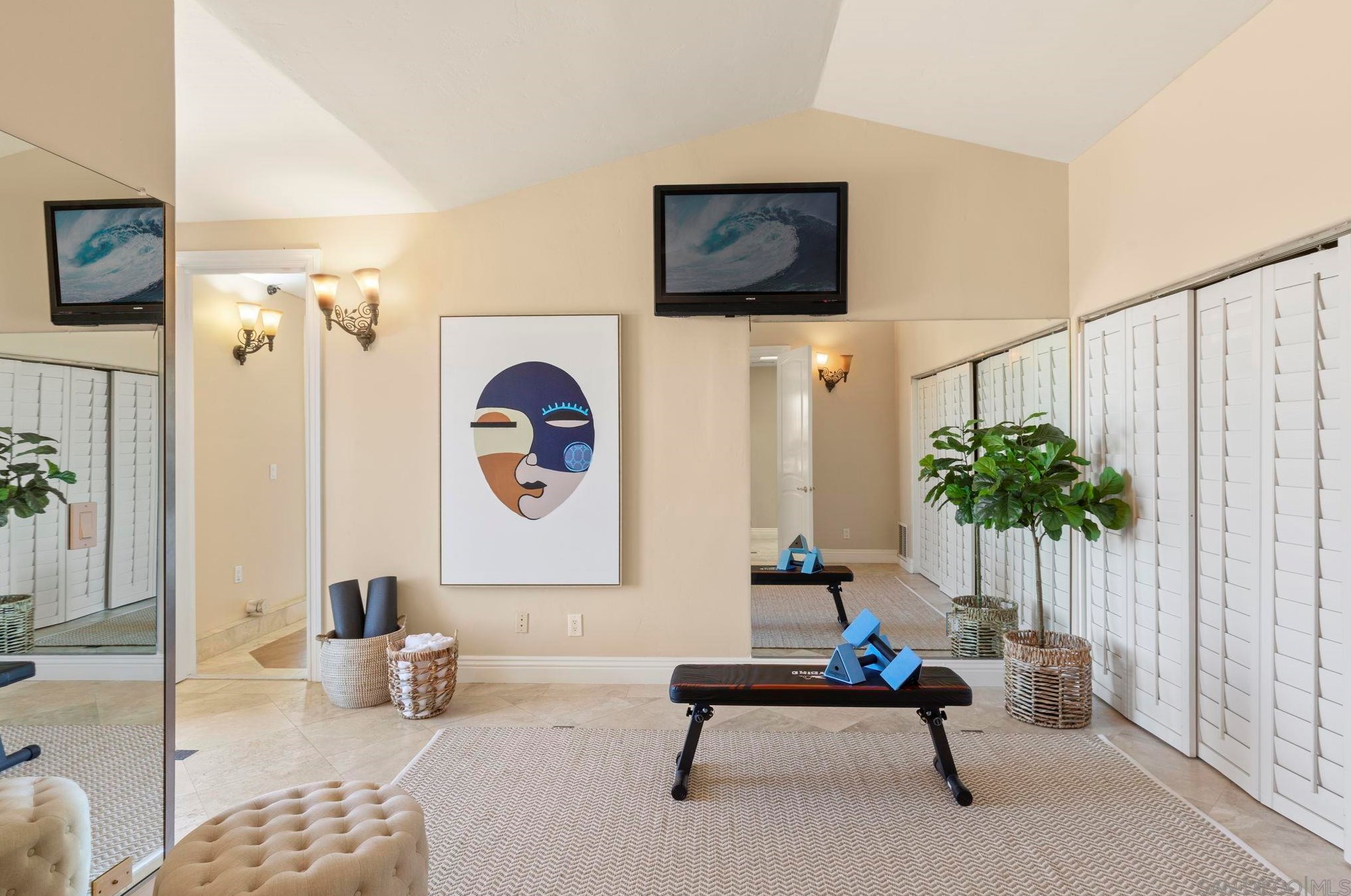 10656 Birch Bluff Ave, San Diego CA  92131-2210 exterior
