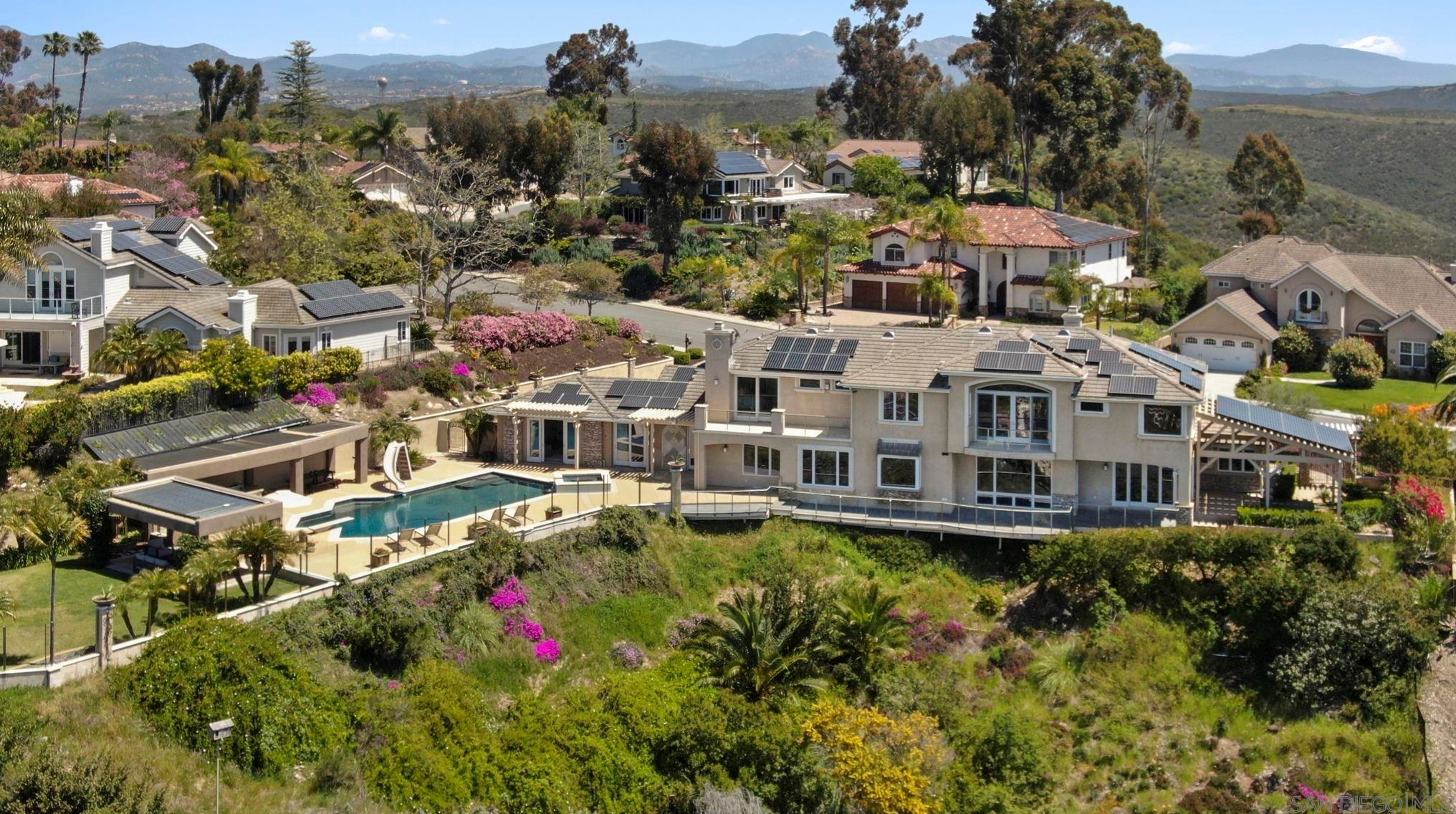 10656 Birch Bluff Ave, San Diego CA  92131-2210 exterior