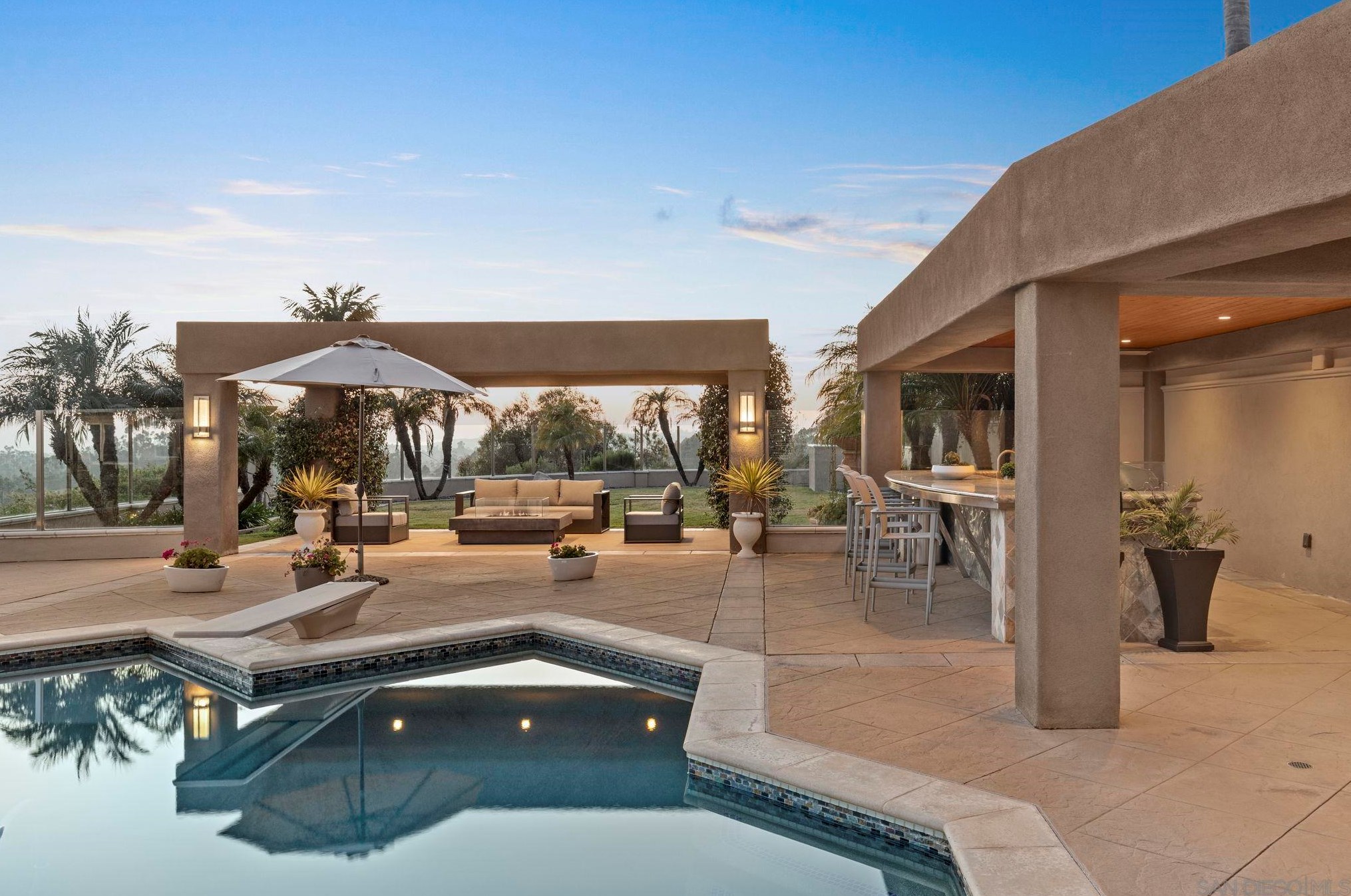 10656 Birch Bluff Ave, San Diego CA  92131-2210 exterior