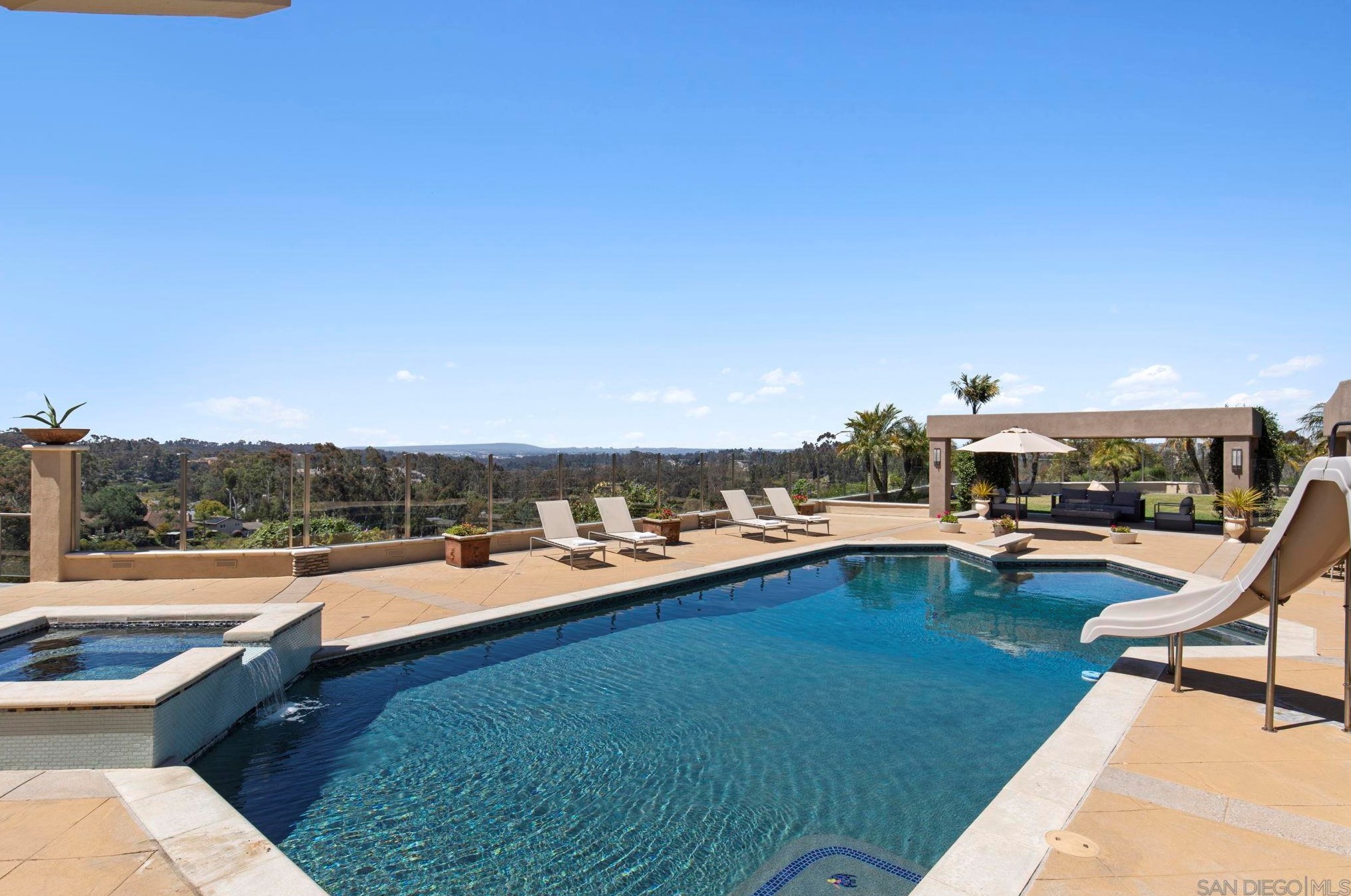 10656 Birch Bluff Ave, San Diego CA  92131-2210 exterior