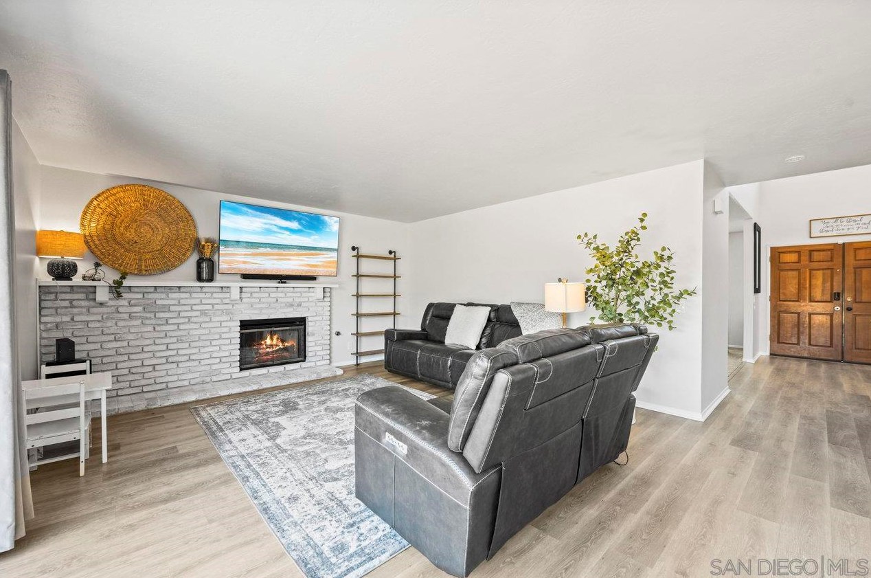2838 Rutgers Pl, Oceanside CA  92056-6316 exterior