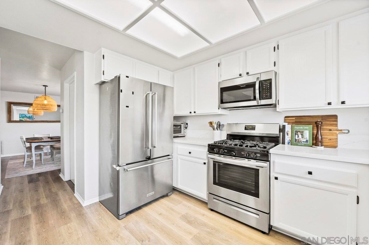 2838 Rutgers Pl, Oceanside CA  92056-6316 exterior