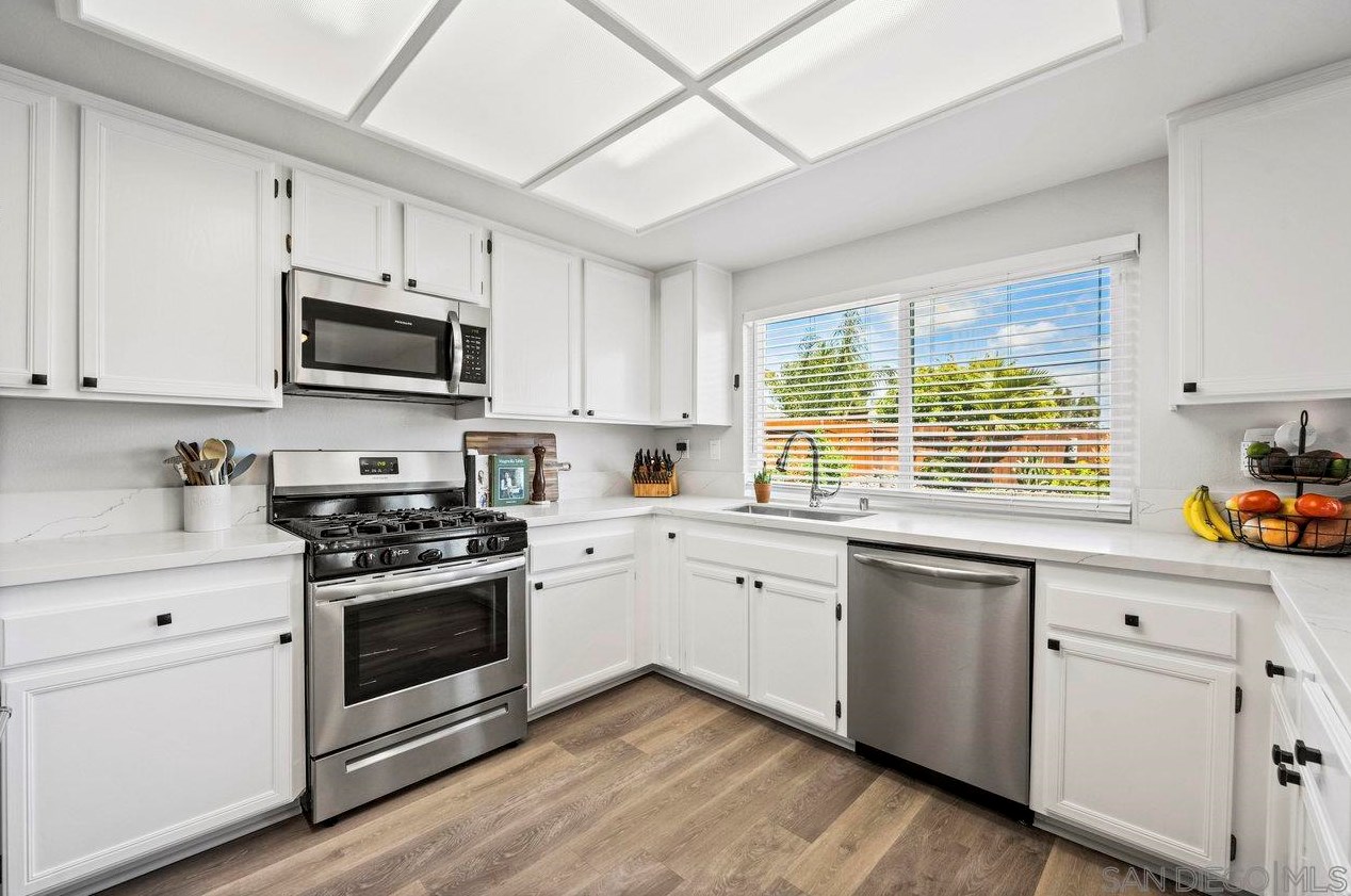 2838 Rutgers Pl, Oceanside CA  92056-6316 exterior