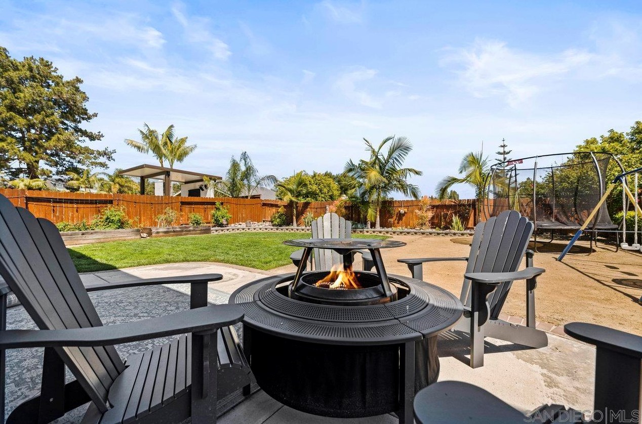 2838 Rutgers Pl, Oceanside CA  92056-6316 exterior