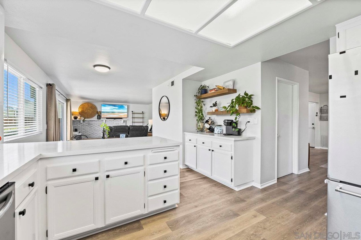 2838 Rutgers Pl, Oceanside CA  92056-6316 exterior