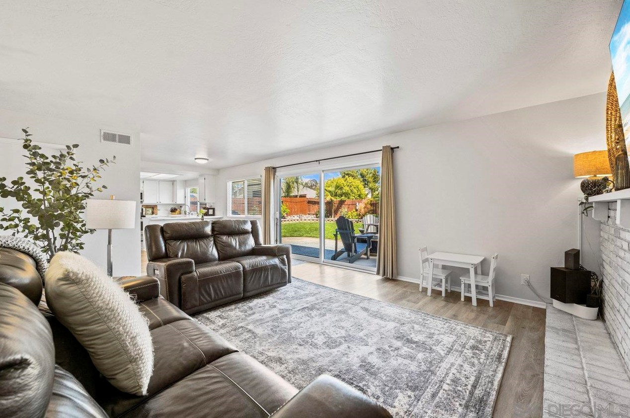 2838 Rutgers Pl, Oceanside CA  92056-6316 exterior